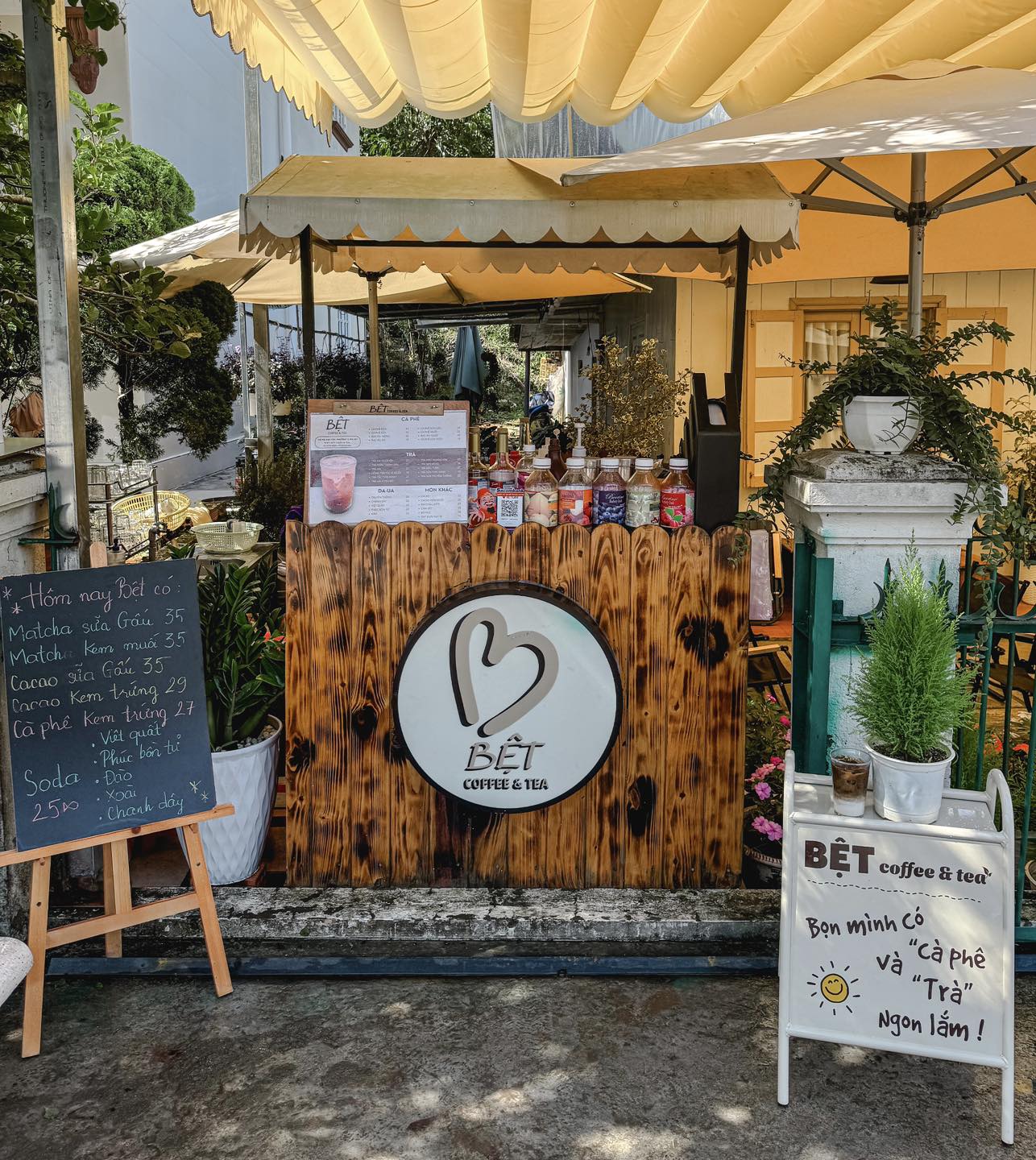 Bệt Coffee & Tea 3