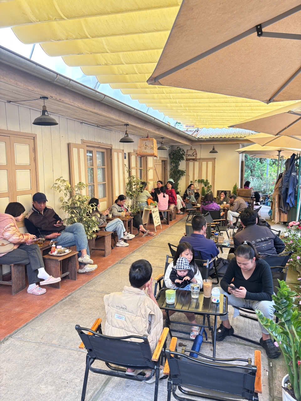 Bệt Coffee & Tea 6