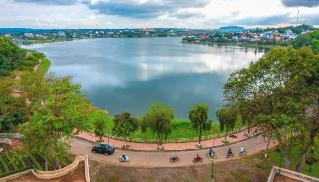 Hồ Tây Đắk Mil – Hình ảnh hồ xuân hương thủa sơ khai