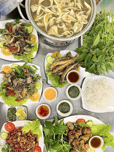Lẩu gà lá é 81 hùng vương 2