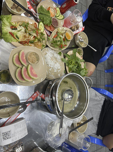 Lẩu gà lá é 81 hùng vương 7